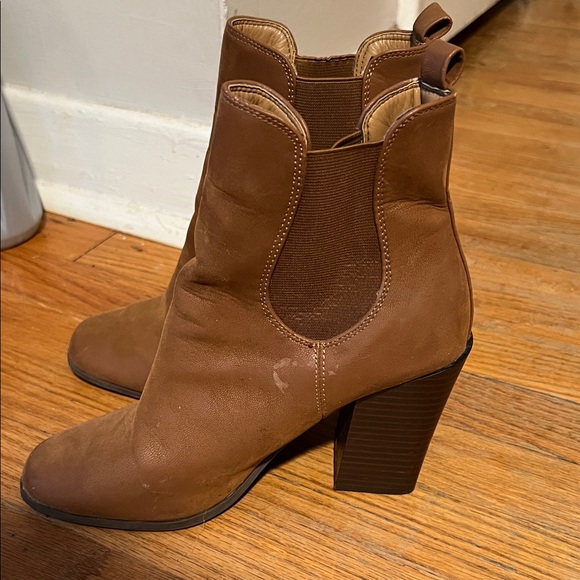 Source Unknown Tan Leather Block Heel Chelsea Booties - Picture 4 of 6